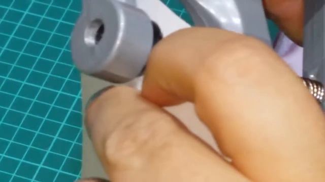 COME SI USA L' APPLICATORE PER BOTTONI AUTOMATICI O A PRESSIONE,PER FARE INSERTI IN AGENDA смотреть онлайн