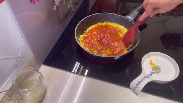 CHAMPIÑONES EN SALSA PICANTE