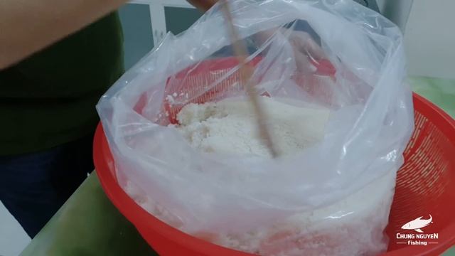 Cách Làm Mồi Cơm Thiu Câu Cá Tra Huyền Thoại | Chung Nguyễn Fishing смотреть онлайн