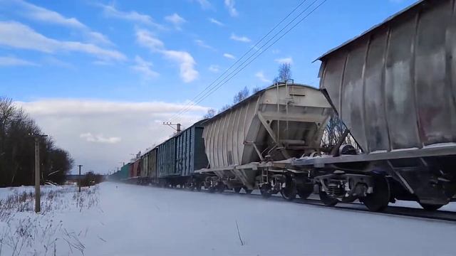 Тепловоз 2ТЭ116УД - 0015 с грузовым поездом смотреть онлайн