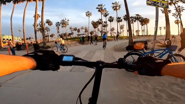 Riding on DYU R1 Electric City Bike with Torque Sensor at Venice Beach California смотреть онлайн