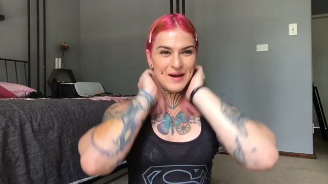 Catchup and PINK HAIR смотреть онлайн