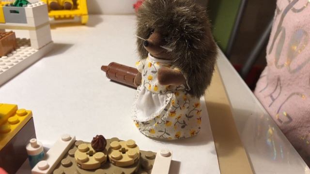 🎂 Пекарня ежихи Элеоноры - Серия 38 Sylvanian families, hedgehogs bakery is working, LEGO смотреть онлайн