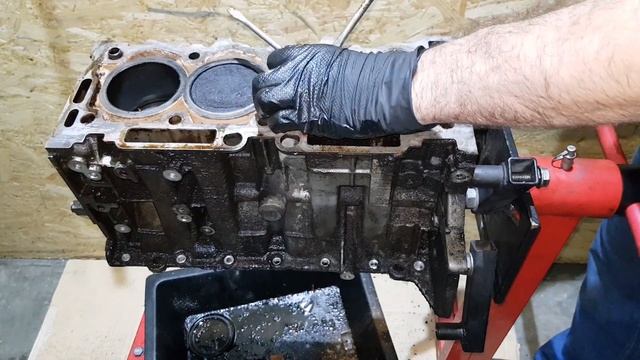 Remover camisa e pistão - Abrir um motor смотреть онлайн