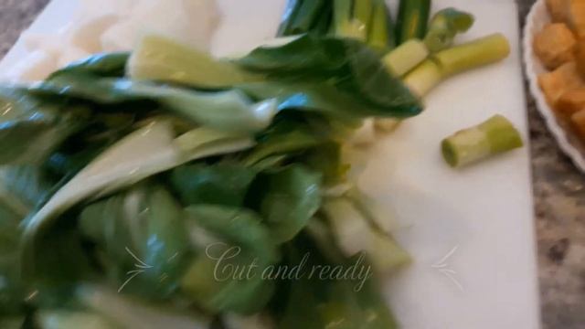 Back in the kitchen with KP...Korean style Hotpot смотреть онлайн