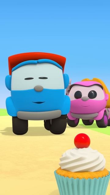 Кто построит самую высокую башню из СТАКАНЧИКОВ? Мультики Грузовичок Лева про машинки #длядетей смотреть онлайн