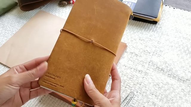How To Make YOUR OWN (MIDORI) Traveler's Notebook! SO EASY! смотреть онлайн