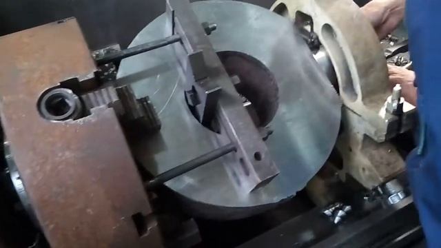 Розточка отвору під різьбу в заслонці + робота з люнетом смотреть онлайн