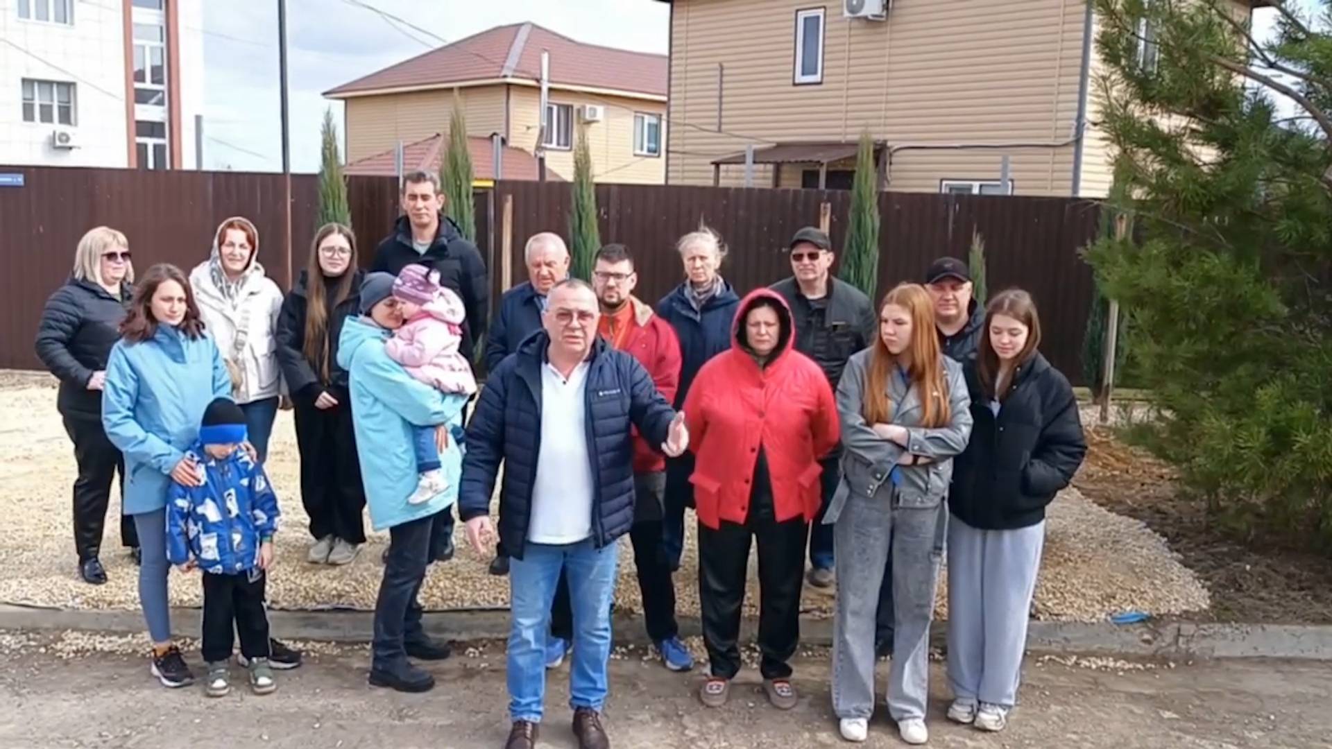 Саратовцы просят у Александра Бастрыкина избавления от «голых женщин» в отеле смотреть онлайн