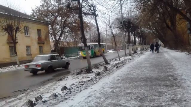 Троллейбус ЗиУ-682Г [Г00] №1045 маршрут 5 "Ул.Строителей - Ул.Строителей" г. Рязань смотреть онлайн