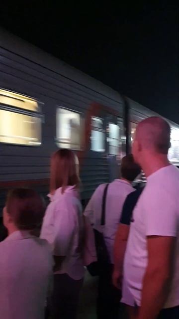 Орловский вокзал. Мы не пропали. Едем домой! смотреть онлайн