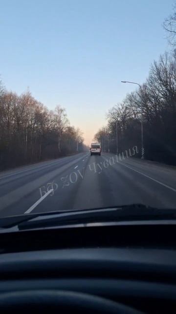 40-й рейс движется по направлению к ребятам. Сергей Анатольевич начинает серию дорожных зарисовок. смотреть онлайн