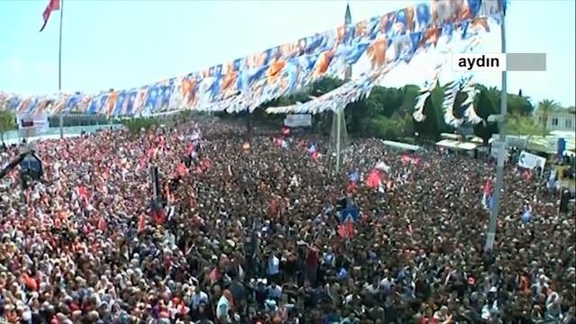 Erdoğan: Bana neden Atatürk posteri sallıyorsun смотреть онлайн