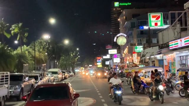 Вечерняя поездка на Маршрутном такси по Пляжной улице, Центральная Паттайя, Таиланд, 21.04.2024 смотреть онлайн