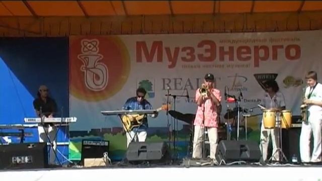 Funky House Band (RU) at "MuzEnergo 6". Piece 2: "Неказистые игрушки" (Ugly Looking Toys) смотреть онлайн