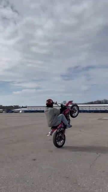 А теперь возьми и подпишись 😘 #motocross #stunt #motovlog #stuntman #motorcycle #мото #питбайк смотреть онлайн