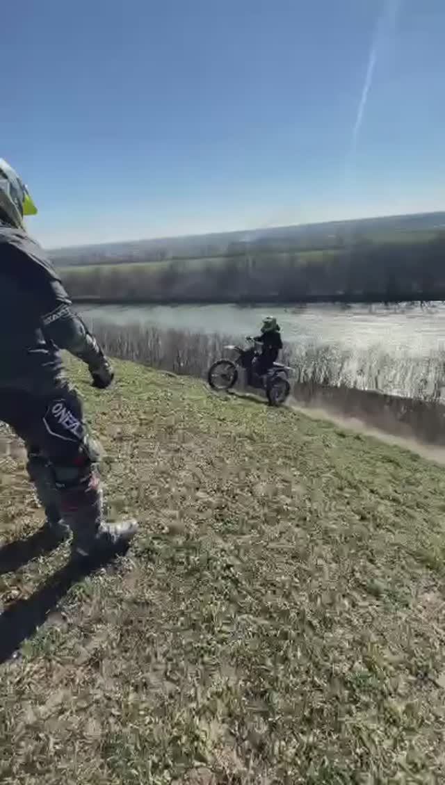 Эндуро :заезд в гору