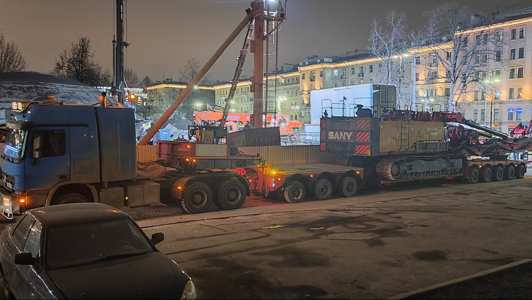 ТЯЖЕЛЫЙ БЕГЕМОТ ИЗ СЕВЕРНОЙ СТОЛИЦЫ смотреть онлайн