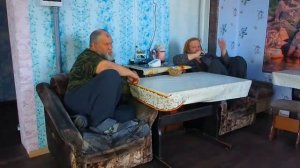 Падаю с ног но кормить трутня надо НЕ РАДОСТНАЯ ЖИЗНЬ ПЕНСИОНЕРКИ КОРМИТ СЫНА НЕ ПОЖИВ ДЛЯ СЕБЯ