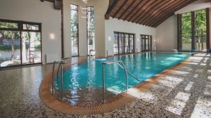 Бассейн в загородном доме