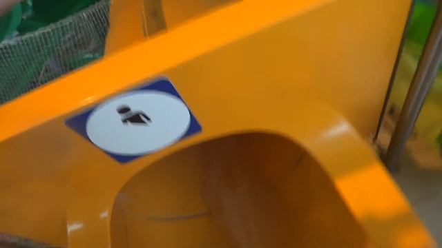 Руки за голову.. -Есть! Унитаз-ква ква парк смотреть онлайн