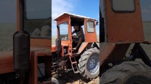 Ковш на т-25 в работе.