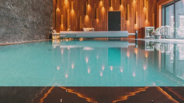 Бассейн в загородном доме смотреть онлайн