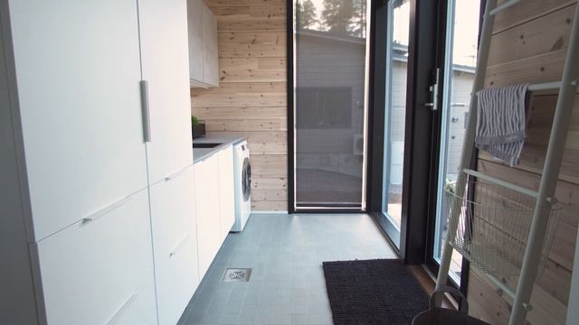 Glass House Klaukkalassa смотреть онлайн