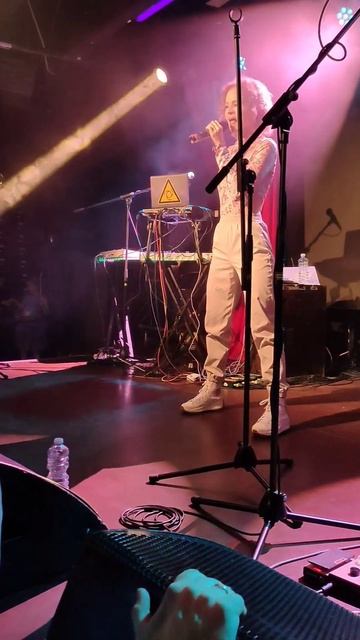 #chvrches #live #concerts #москва #клуб #16тонн #группатехнология #alexandrie смотреть онлайн