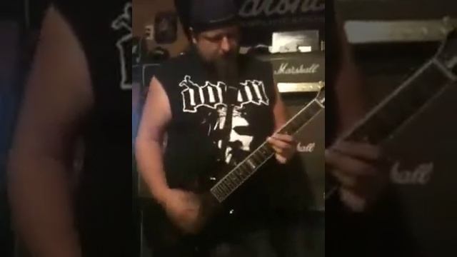 Down signed ESP Viper Standard 30th Anniversary into Marsha смотреть онлайн