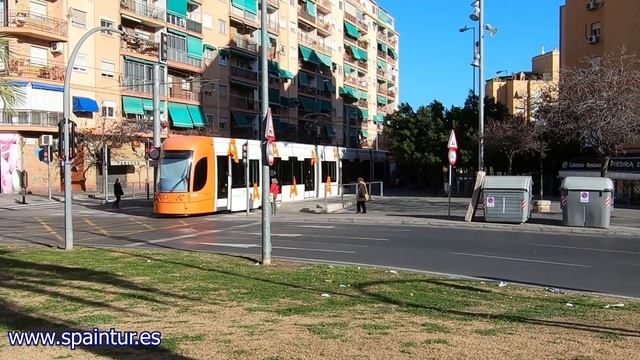 Недорогая, солнечная квартира в Аликанте, в Испании, все окна из 3 комнат смотрят на улицу, Каролин смотреть онлайн