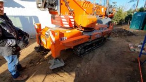 Манипулятор и гусеничный мини кран«паук» ORMETspx1040CDH.Сложный монтаж огромных стеклопакетов