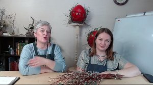 Пасхальные яйца на подставках