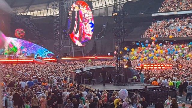 Coldplay Adventure of the lifetime live at Manchester Eithad Stadium Sunday 4th June 2023 смотреть онлайн