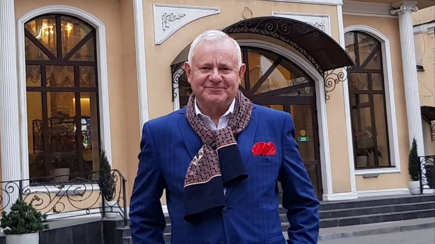 Гимназия. Точка зрения. "Квартирник" Владимира Михайлова 20окт. 2023 года.