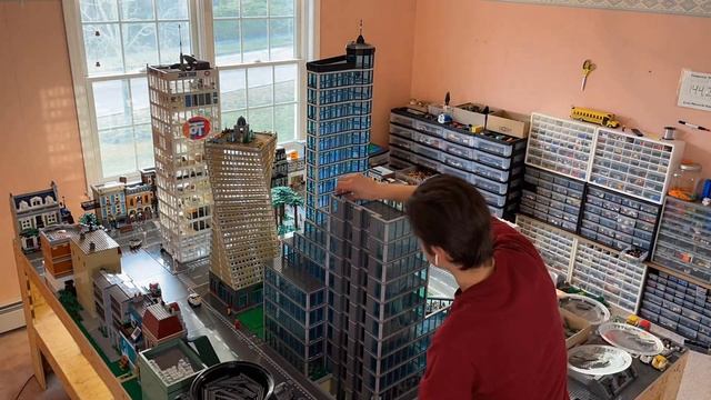Huge LEGO Skyscraper - Speed Build смотреть онлайн