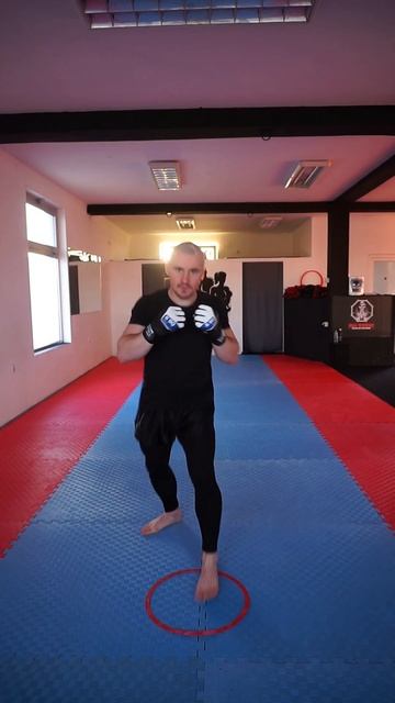 How To Slip Punches Like Mike Tyson #shorts смотреть онлайн