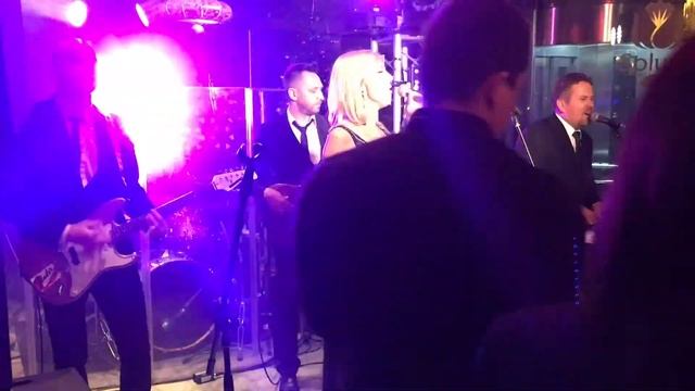 Кавер-группа Неоновый город Live смотреть онлайн