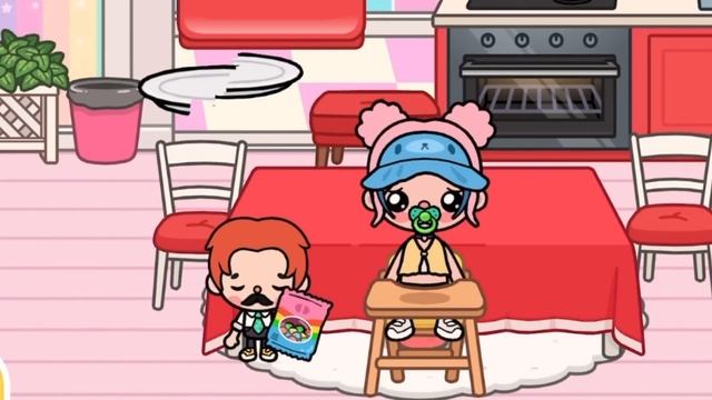 My Mom Turned into a baby 👶🏻 Toca Boca l Toca life world смотреть онлайн