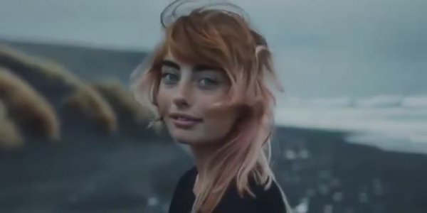 Айла YLLA - первая виртуальная ИИ певица. Это не человек!