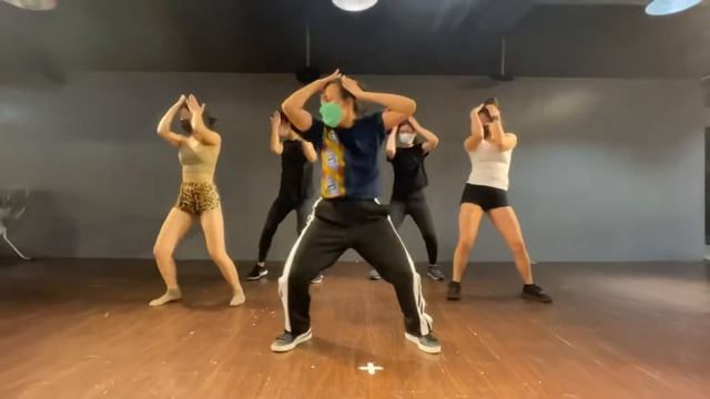 Female dancehall steps introduction by Lingo #nyssathekueenz смотреть онлайн