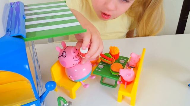 ✔Свинка Пеппа. Пикник. Мультфильм. Игрушки для детей | Peppa Pig Picnic смотреть онлайн