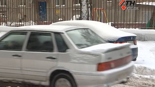20.01.16 - Осторожно, сосульки! В Харькове борются с ледяными глыбами смотреть онлайн
