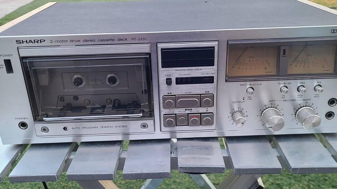 Кассетный магнитофон Sharp RT-2251 с двумя двигателями-Япония-1979-год смотреть онлайн
