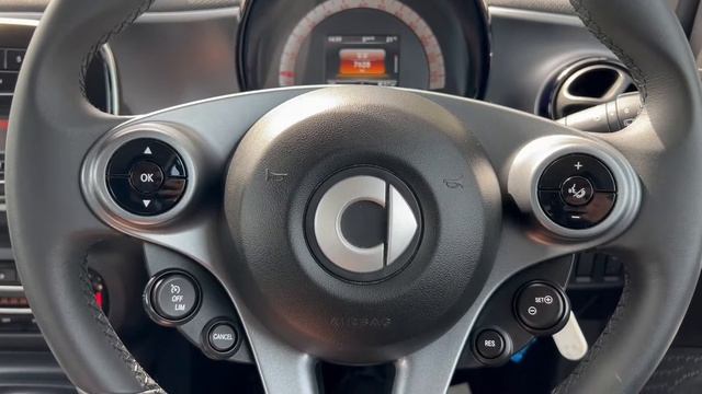 Smart FORTWO 1.0 Passion 2dr 71 BHP смотреть онлайн