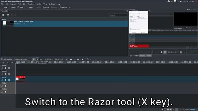 Kdenlive: How to Split a Clip on the Timeline смотреть онлайн