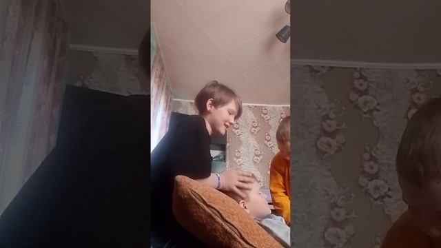 красная дверь, жёлтая дверь, дверь любова цвета...версия с братьями смотреть онлайн