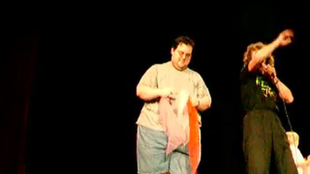 JC juggles scarves смотреть онлайн