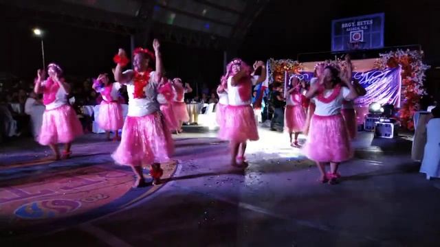 Pearly Shells and Tiny Bubbles medley 😍 смотреть онлайн