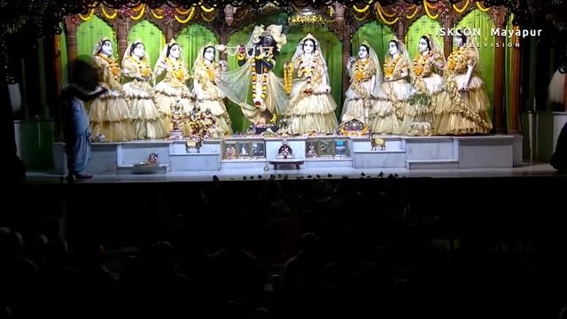 Mangal Arati Sri Dham Mayapur - November17, 2023 смотреть онлайн